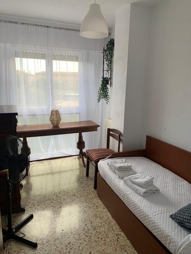 Apartamento Con Vistas Al Pilar Con Aparcamiento Privado سرقسطة المظهر الخارجي الصورة